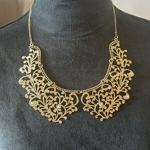 Gorgeous gold necklace “lace collar” style